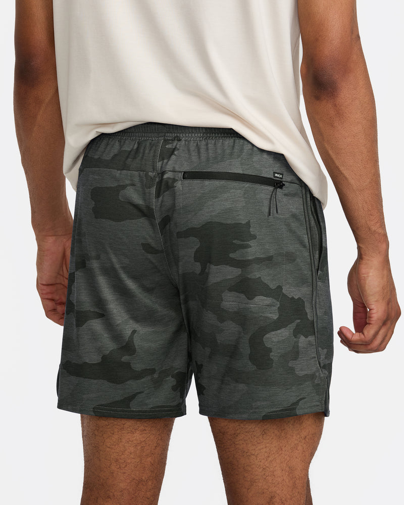 Yogger Recover 17" Short - RVCA