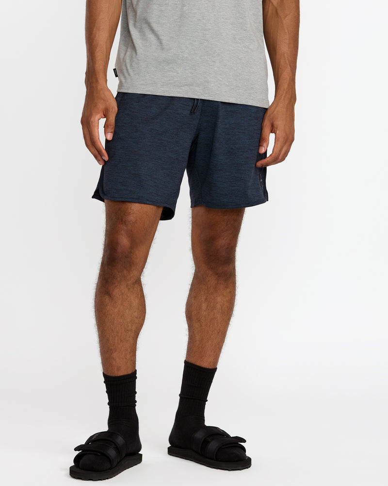 Yogger Recover 17" Short - RVCA