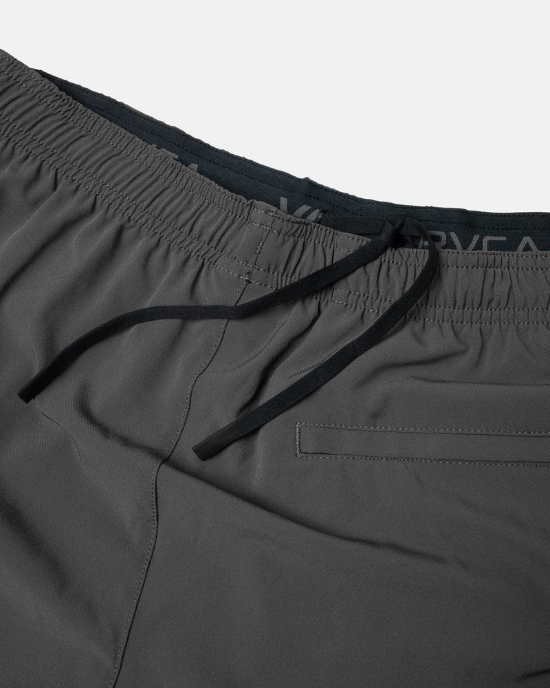 Yogger Stretch 17" Short- RVCA