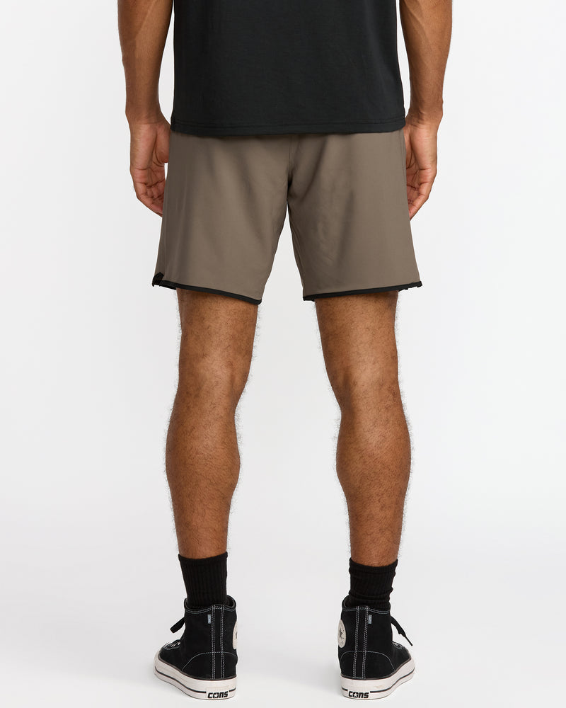 VA X Ali Yogger Stretch 17" - RVCA