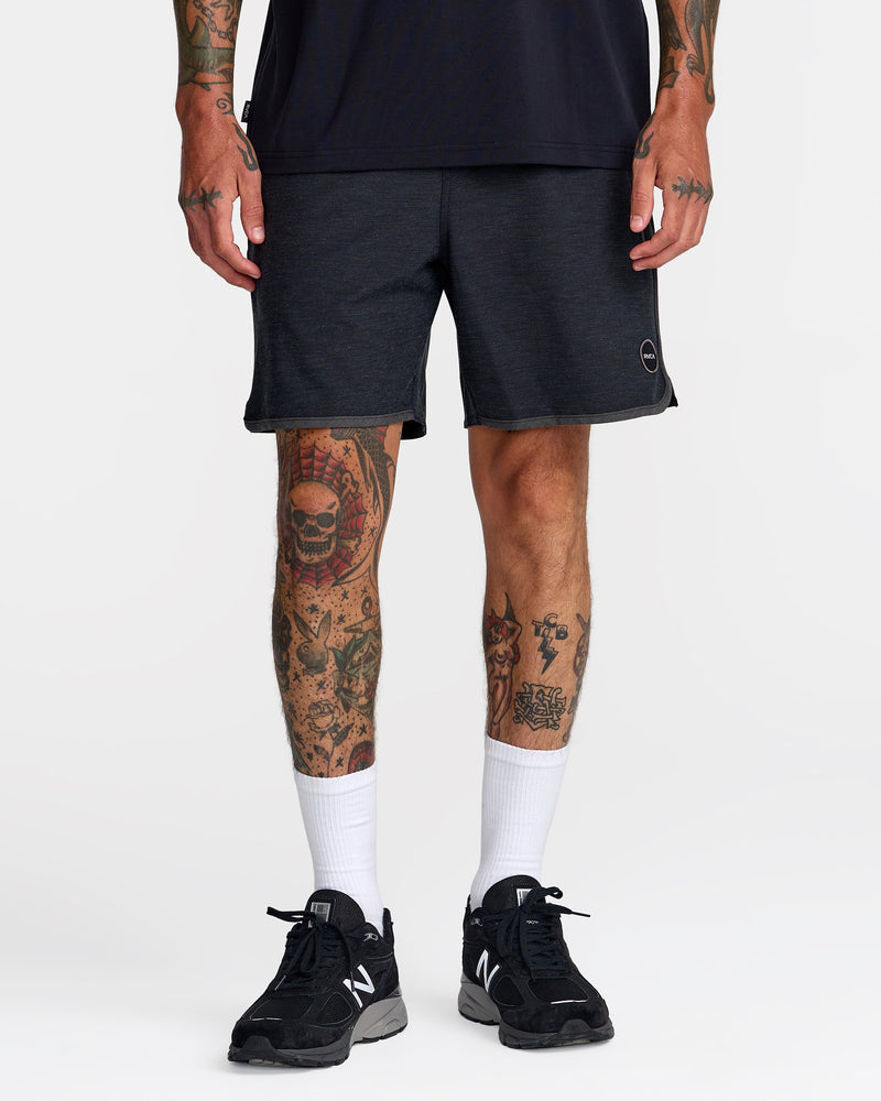 Yogger Hybrid 17" Short