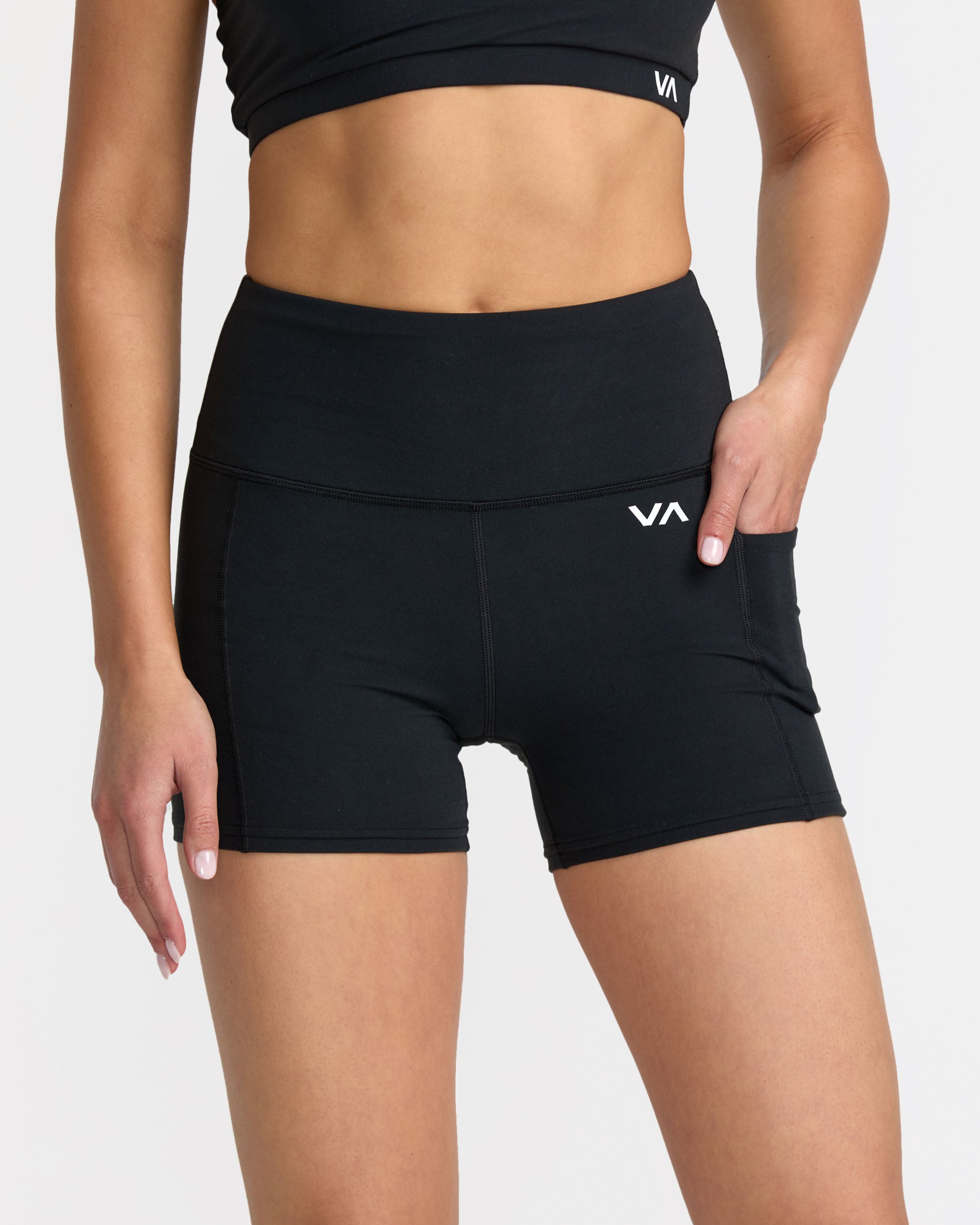 VA Essential Pocket Short II - RVCA