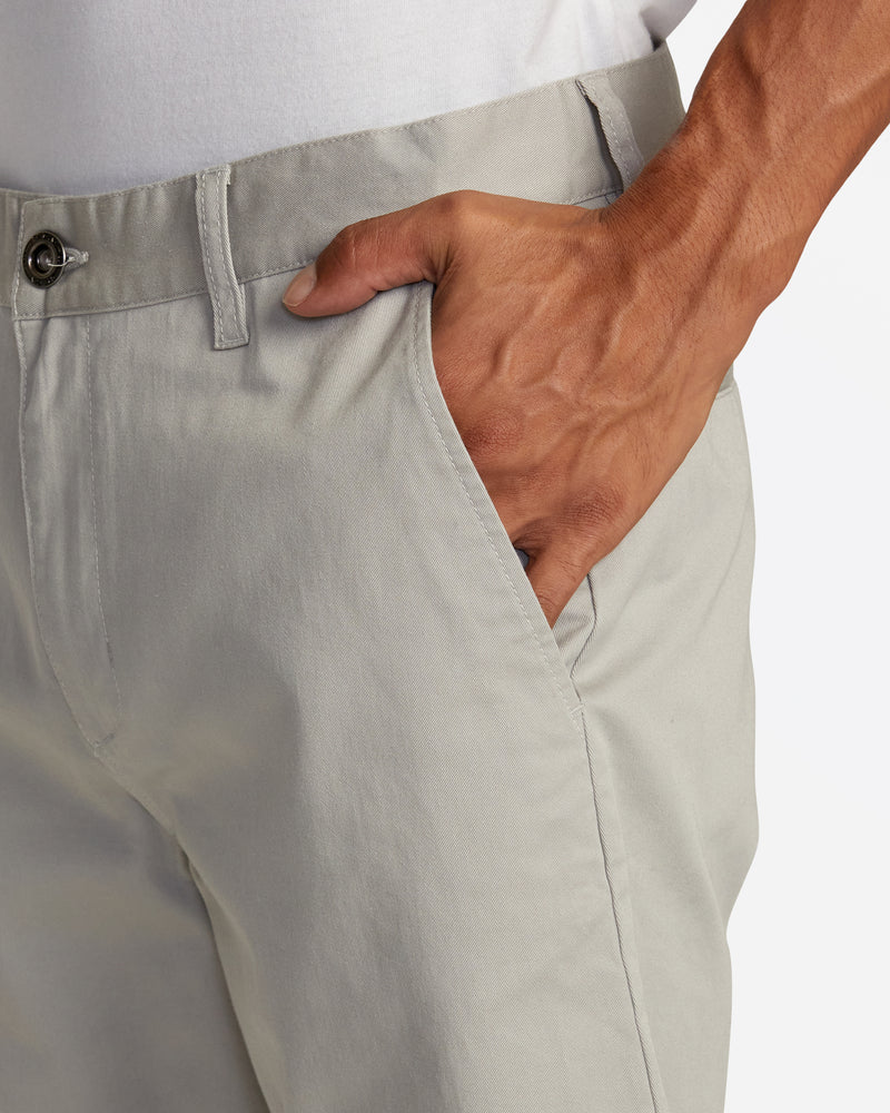 Weekend Stretch Short 20"