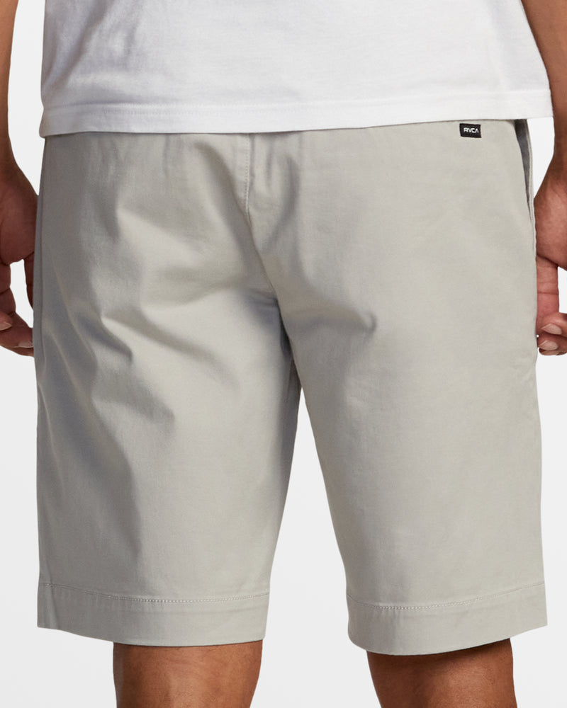 Weekend Stretch Short 20"