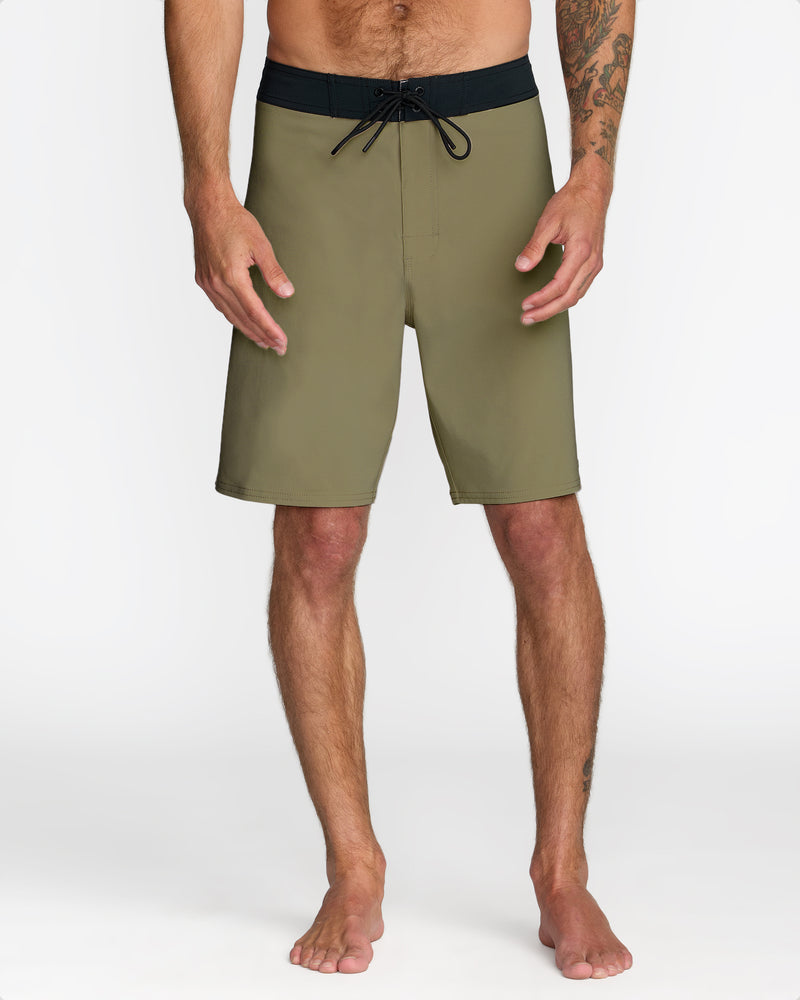 VA Trunk Solid - RVCA