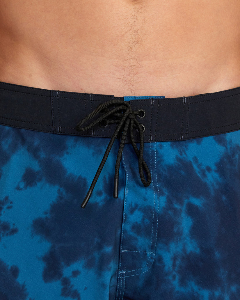 Apex Boardshorts 18" - Blue Tie Dye